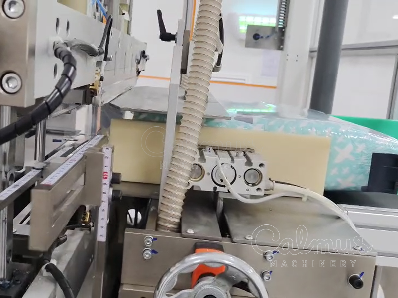 Запайка пакетов - Упаковочная машина для подгузников